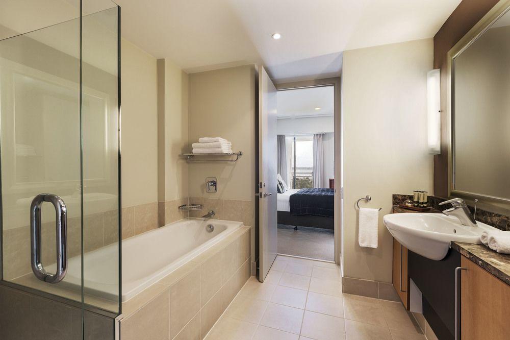 The Sebel Auckland Viaduct Harbour Hotel Екстериор снимка